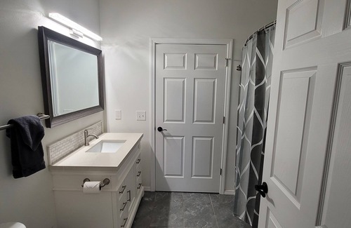 Monroe Apartment | #202 New 2-bedroom condo just 3 minutes drive to Evergreen State Fairgrounds