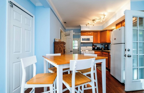 Union Pier Cottage | (2026 Open!) 3 Nt Min! Union Pier Cottage Close To Beach & Downtown!