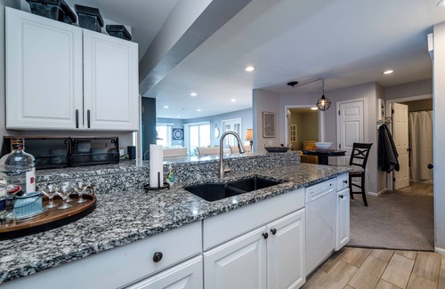 New Buffalo Condo | (2026 OPEN!) Lake Views New Buffalo Condo w/Association Pool!