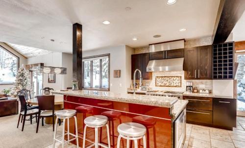 Highland Meadows House | 2030 Meadow Brook Lane Unit A