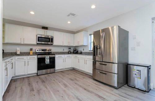 Lake Wilson Preserve House | 205 m² House ∙ 5 bedrooms ∙ 12 guests