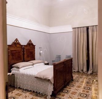 Rovittello Apartment | 206 Via Roma