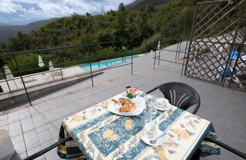 Leivi Apartment | 208 - Appartamento Quercia, Giardino e Piscina - Residence Cherry House