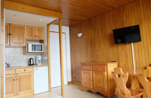 Tignes le Lac Apartment | 20m from resort center, 2nd floor, balcony, tv, ski locker, 31m², Tignes