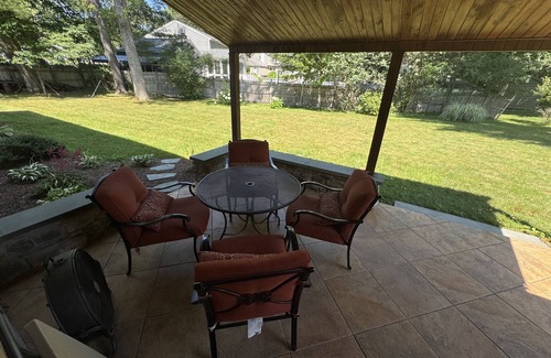Clifton Park House | 20minutes to Saratoga track, 3mi to highway. Pet friendly. Avaiable til end Aug.