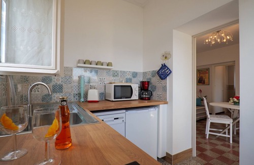 Suna Apartment | 2½-zimmer-wohnung mit Balkon mit Seesicht und Parkplatz
