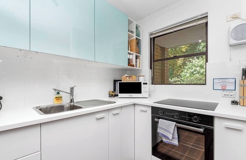 Highgate Apartment | 22 Heavenly Highgate NEW 2BR Parking HBF Park
