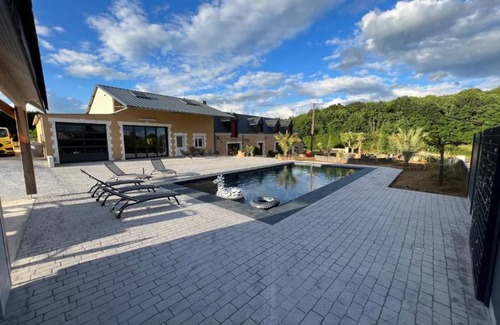 Montfort-le-Gesnois Cottage | 220 m² Cabin ∙ 4 bedrooms ∙ 8 guests
