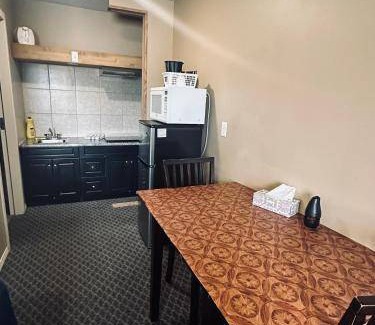 Rocky Mountain House Hotel | 23 m² Motel ∙ 4 guests