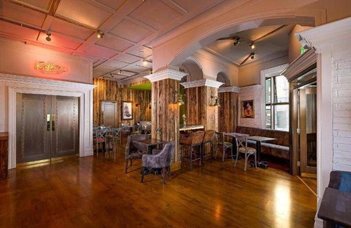 Ennis Hotel | 23 m² Hotel ∙ 127 guests