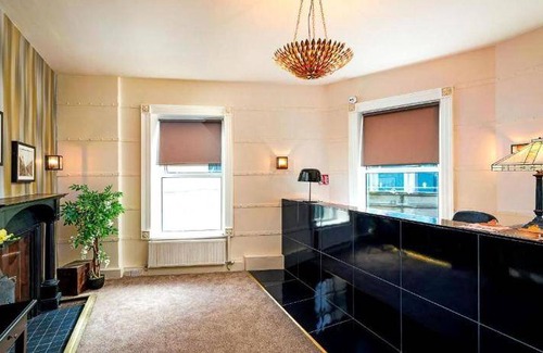 Ennis Hotel | 23 m² Hotel ∙ 127 guests