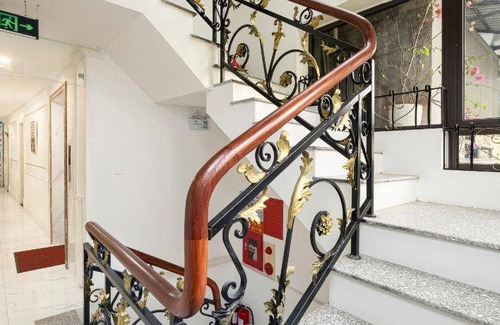 Hang Trong Hotel | 23 m² Hotel ∙ 127 guests