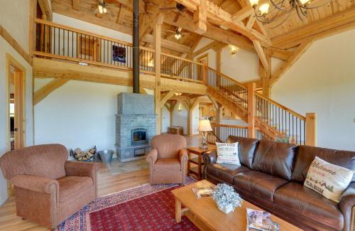 Felt House | 23 Mi to Targhee Skiing Felt Cabin with Hot Tub!