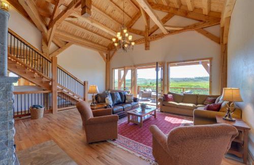 Felt House | 23 Mi to Targhee Skiing Felt Cabin with Hot Tub!