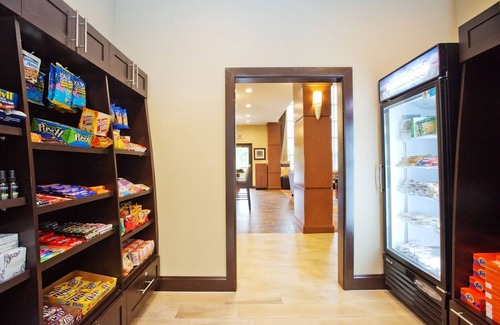 Sweetbriar Apartment | 24 Hour Business Center + Heated Outdoor Pool | Studio Close to Downtown Austin