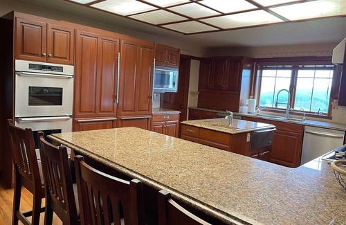 Crawfordsville House | 240 Acres of Unmatched Privacy & Panoramic Views