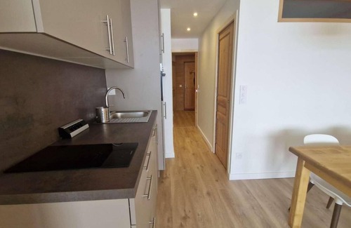 Cognet Apartment | 240m from resort center, 4th floor, balcony, tv, ski locker, 35m², Alpe d'Huez