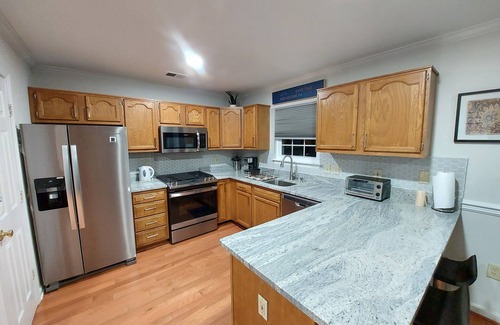 Stafford House | $249/Comfy 5br,3.5bth,& 3LVL TH