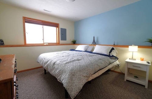 Shakopee House | 249) Perfect for larger groups!