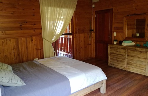 Sedgefield Bed & Breakfast | 25 m² small inexpensive room with breakfast or whole holiday home