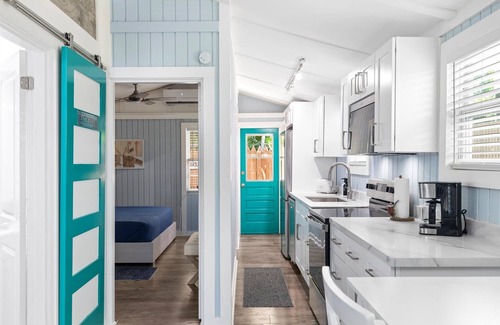 Key West Historic District House | 25% Off Rate-Upgraded Cottage-Steps to Famous Duval Street &Historic Seaport