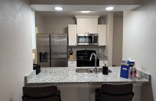 Irving Apartment | 25% Off Upgraded 2BD, Pool, DFW South, 183/161 - Irving - I042