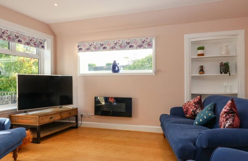Aberdour House | 25 SEASIDE PLACE, family friendly in Aberdour
