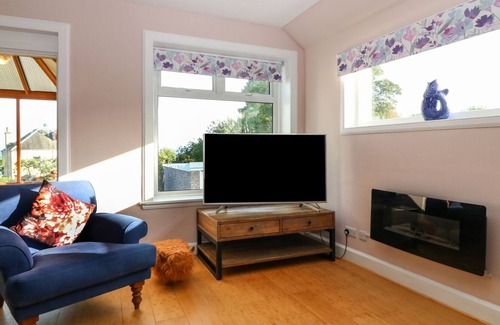 Aberdour House | 25 SEASIDE PLACE, family friendly in Aberdour