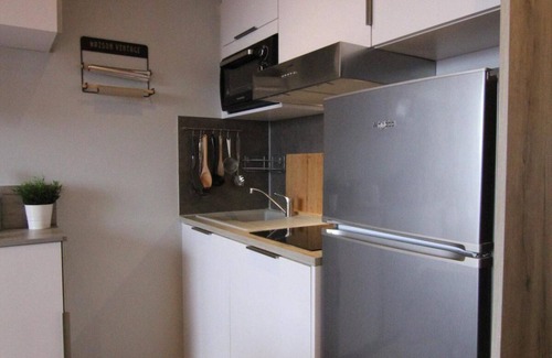 Eclose-Ouest Apartment | 250m from shops, 5th floor, balcony, tv, ski locker, 40m², Alpe d'Huez