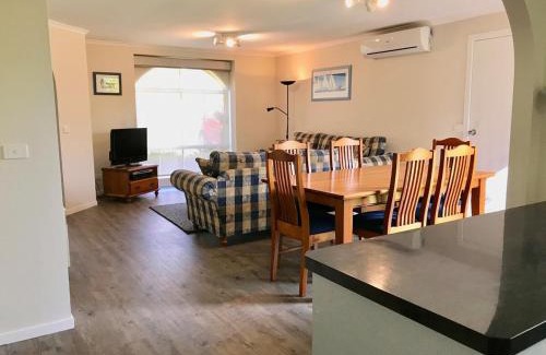 Cowes House | 250m to the beach! Comfortable and Convenient