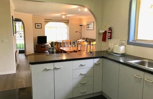 Cowes House | 250m to the beach! Comfortable and Convenient