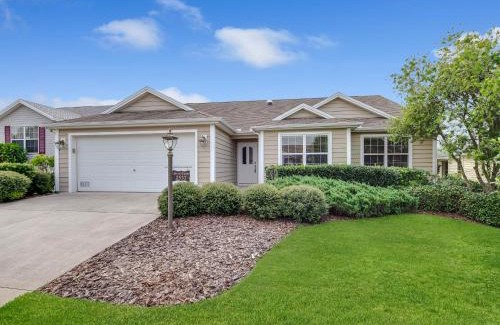 Hadley House | 2537 Z3b VILLAGE OF HADLEY by REMAX Premier