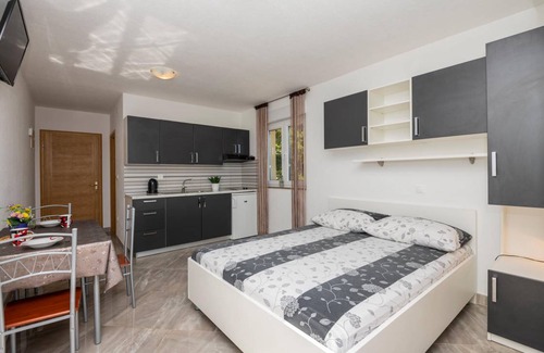 Bratus Apartment | 26 m² Apartment ∙ 2 guests