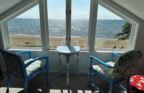 Oostburg Cottage | 260 Feet of Sandy Lake Michigan Beachfront