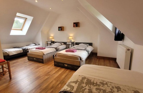 Isigny-le-Buat House | 268 m² Gîte ∙ 6 bedrooms ∙ 15 guests