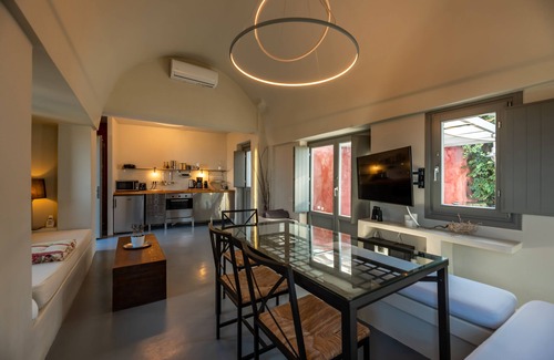 Oia Villa | 270 Oia's View House I, Private Swimming Pool, outdoor Hot Tub, Sunset View