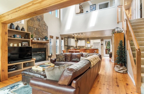 Valley of the Blue Cottage | 281 Sally Circle by Summit County Mountain Retreats