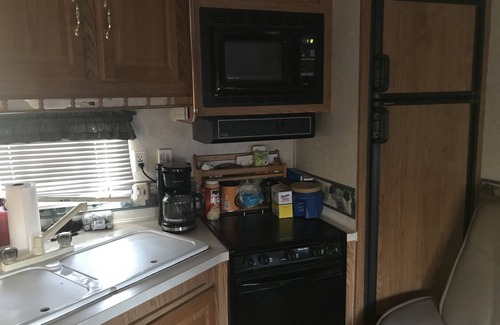 Athens House | 29’ Camper