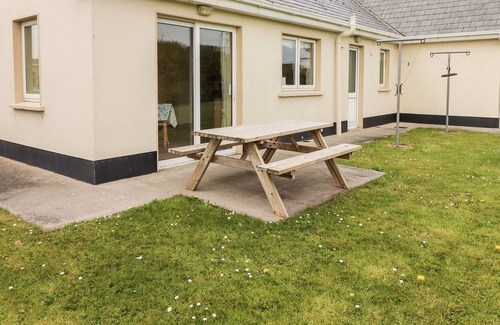 Doonbeg House | 29 CHURCH FIELD, family friendly in Doonbeg, County Clare