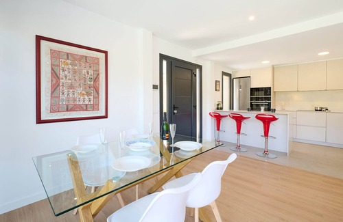 Vidreres Villa | 2AGN02 - Modern house with private pool located in a residential area.