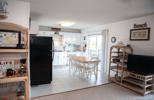Hatteras Cottage | 2B/1BA Upstairs - 1B/1BA Downstairs - Cottage - Canafront - No Pets/No Smoking