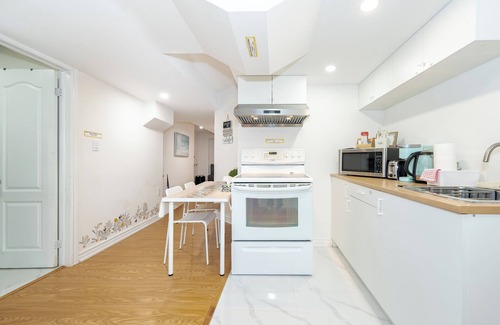 Richmond Hill House | 2B Basement | 20% OFF | 0 Cleaning Fee | Mins to Lake | Free Parking