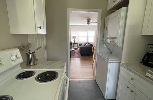 Clairmont Heights Apartment | 2bd/1ba apt in walkable area near Emory, nature trails, available Nov. 21st