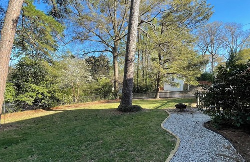 Clairmont Heights Apartment | 2bd/1ba apt in walkable area near Emory, nature trails, available Nov. 21st