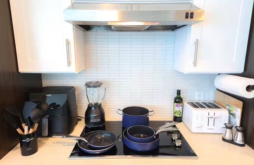 Southgate Apartment | 2BD/2BA-TMC Magic w/Skyline+Balcony! FREE Parking!