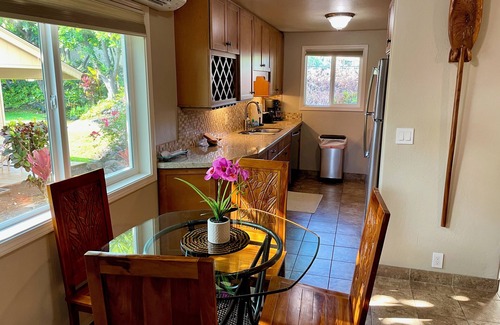 Kahaluu Bay House | 2Bd/2Ba Townhouse with full kitchen steps away from ocean