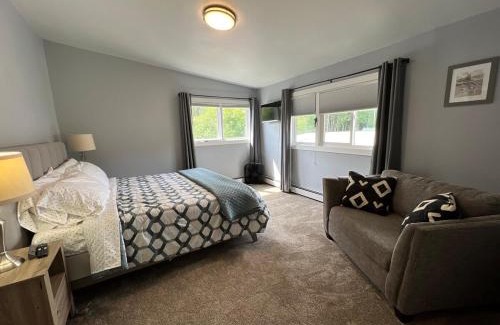 South Addition Apartment | 2BD 2BR Downtown Westchester Sleeps 2 to 6