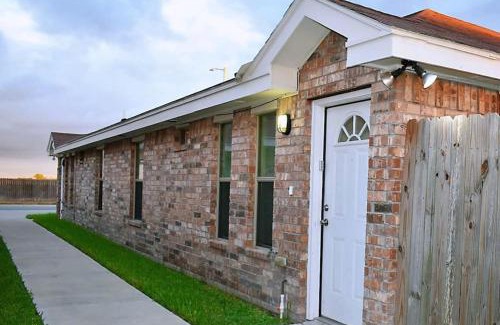 Edinburg Apartment | 2BD 2BT Apt near University