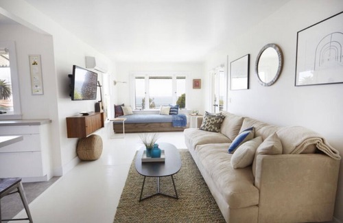 Summerland House | 2Bd Ocean View Apartment - Surf