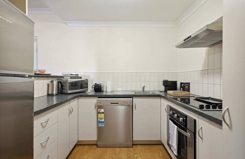 Northbridge Apartment | 2BDR 1BTH 1PRK - Northbridge Magic!